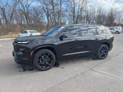 Used 2024 Chevrolet Traverse RS w/ LPO, Floor Liner Package image 2