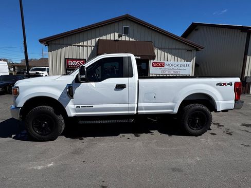 Used 2022 Ford F250 XLT AWD/4WD image 2