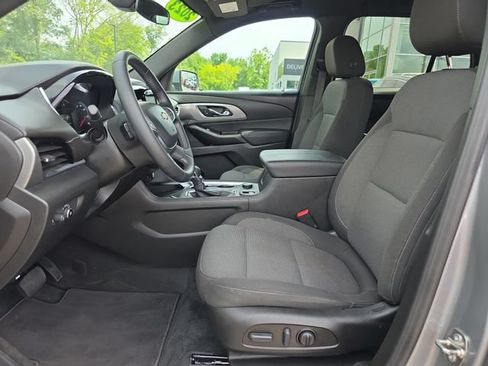 Used 2023 Chevrolet Traverse LT FWD image 10