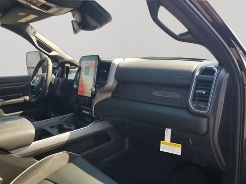New 2025 RAM 2500 Laramie AWD/4WD image 29