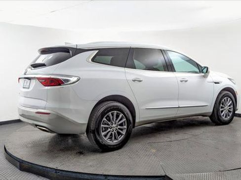 Used 2024 Buick Enclave Premium image 8