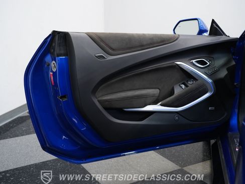 Used 2018 Chevrolet Camaro ZL1 RWD image 37