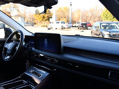 New 2026 Lincoln Aviator Premiere image 15