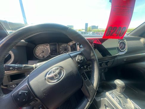 Certified 2019 Toyota Tacoma TRD Sport AWD/4WD image 9