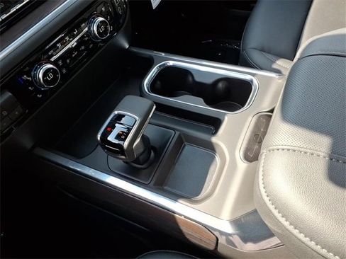 New 2026 GMC Sierra 1500 SLT image 20