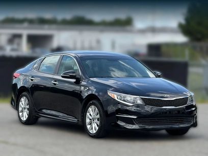 Used 2018 Kia Optima LX w/ 17" Alloy Wheels Package