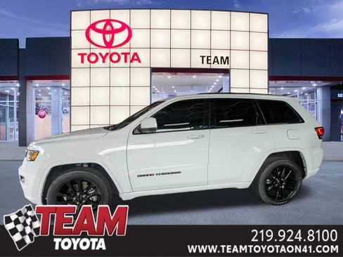 Used 2021 Jeep Grand Cherokee Laredo X AWD/4WD image 1