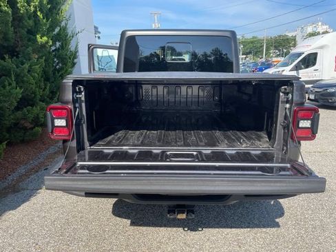 Used 2025 Jeep Gladiator Mojave w/ Convenience Group AWD/4WD image 48