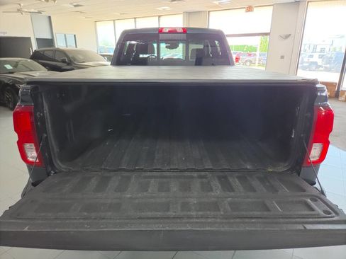 Used 2017 Chevrolet Silverado 1500 LTZ Z71 w/ LTZ Plus Package AWD/4WD image 26