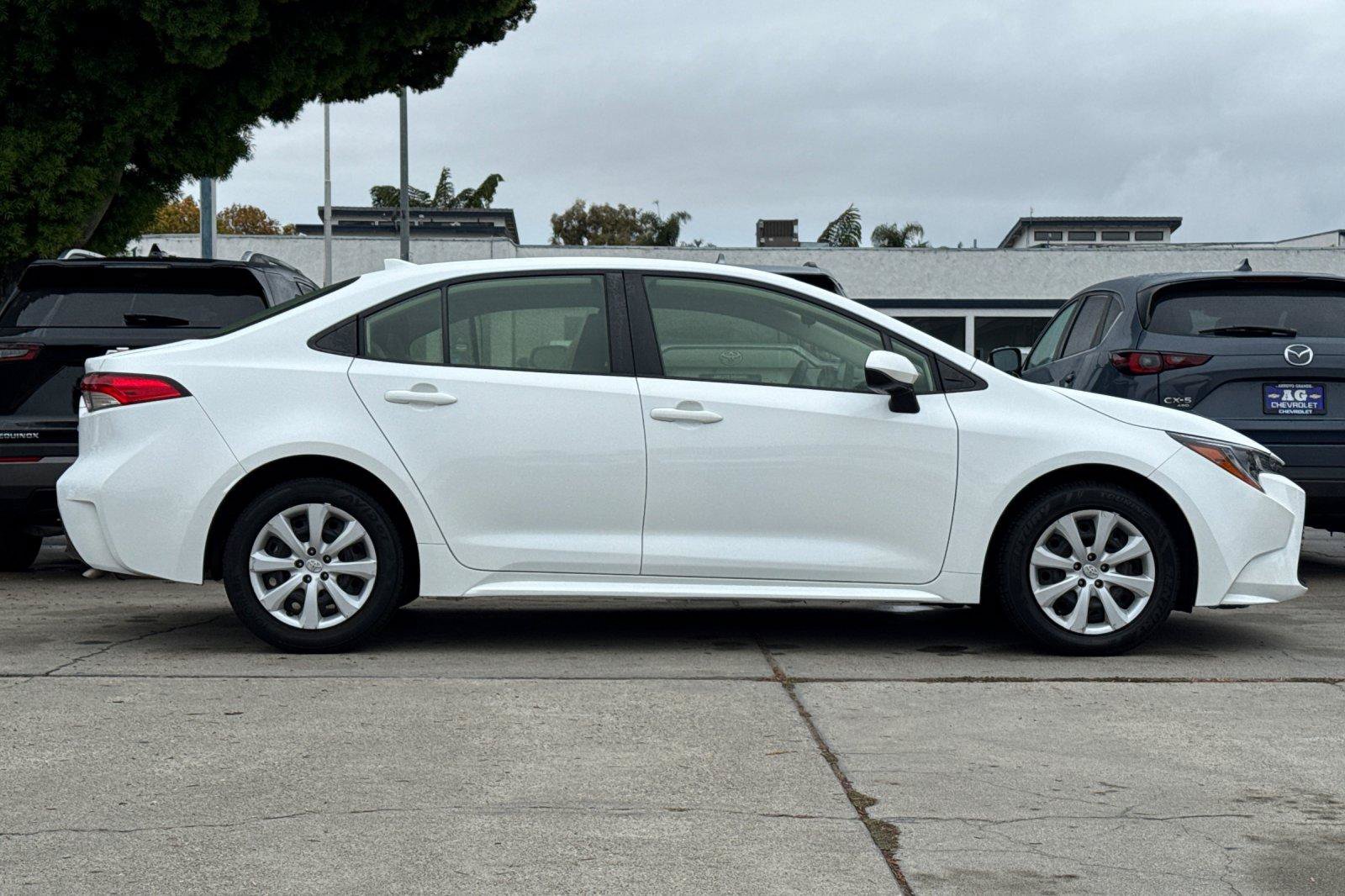 Used 2024 Toyota Corolla LE FWD image 4