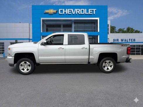 Used 2018 Chevrolet Silverado 1500 LT w/ All Star Edition AWD/4WD image 11
