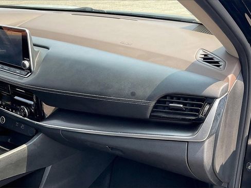 Used 2021 Nissan Rogue SV w/ Premium Package image 15