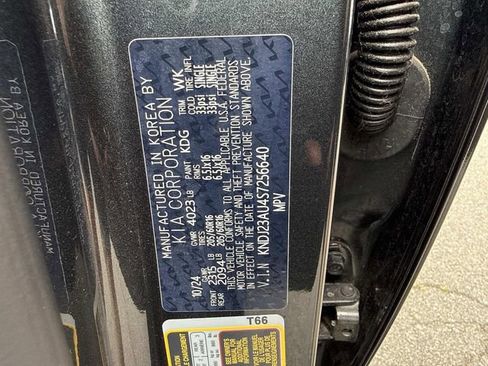 Used 2025 Kia Soul LX w/ LX Technology Package FWD image 29
