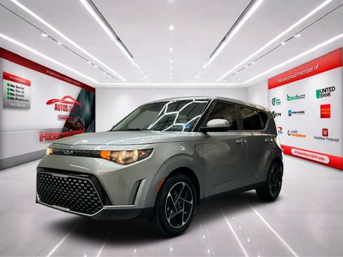 Used 2023 Kia Soul EX FWD image 3