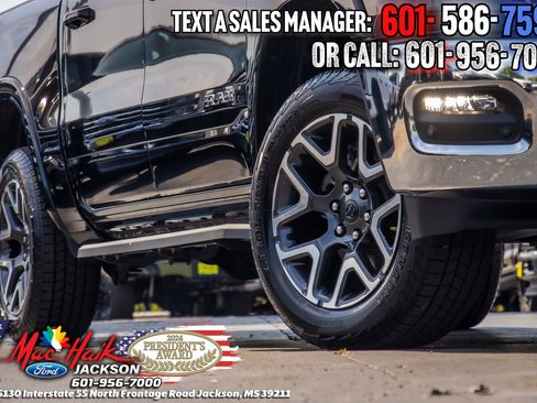 Used 2025 RAM 1500 Laramie AWD/4WD image 2