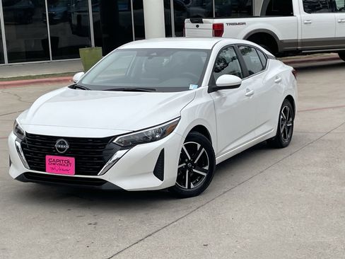 Used 2024 Nissan Sentra SV image 9