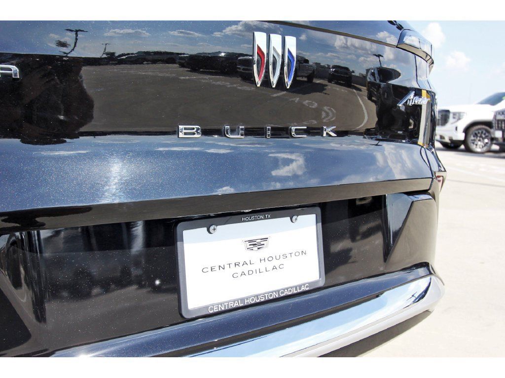 Used 2024 Buick Envista Avenir FWD image 29