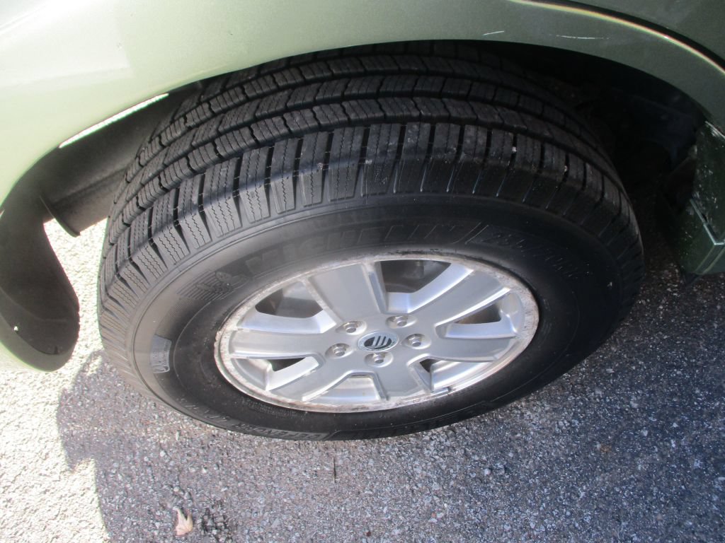 Used 2010 Mercury Mariner 2WD image 4