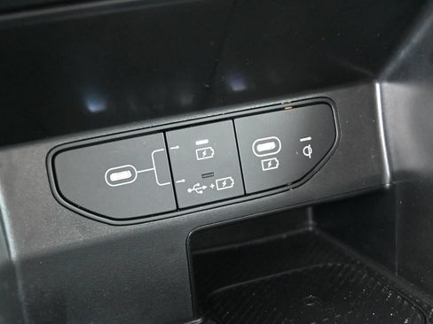 Used 2025 Kia Sorento S AWD/4WD image 15