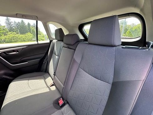 Used 2020 Toyota RAV4 XLE w/ Convenience Package AWD/4WD image 11