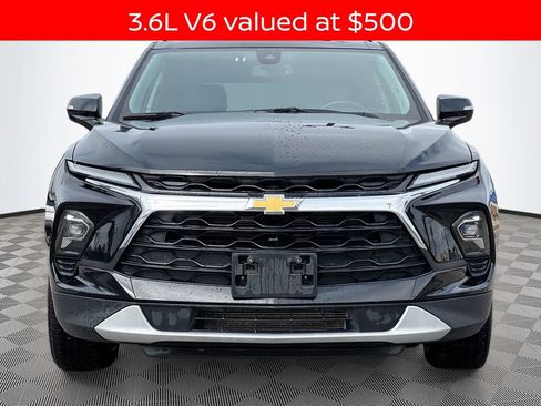 Used 2023 Chevrolet Blazer LT image 2