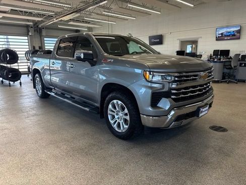 Used 2024 Chevrolet Silverado 1500 LTZ AWD/4WD image 3
