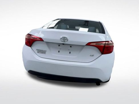 Used 2017 Toyota Corolla LE w/ Carpet Mat Package (TMS) FWD image 7