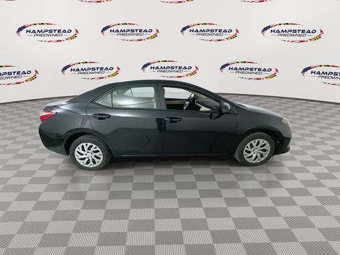 Used 2017 Toyota Corolla LE w/ Carpet Mat Package (TMS) FWD image 9