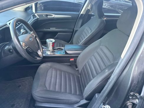 Used 2018 Ford Fusion SE FWD image 8