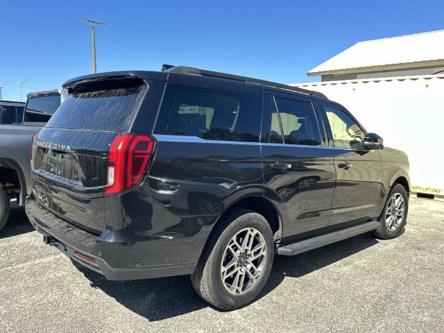 Used 2025 Ford Expedition Active AWD/4WD image 17