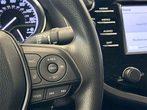 Used 2020 Toyota Camry LE image 24