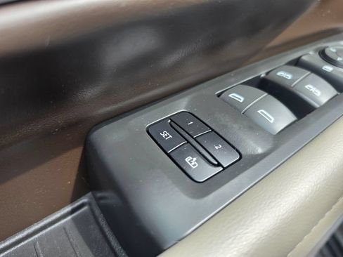 Used 2023 Chevrolet Tahoe LT AWD/4WD image 13