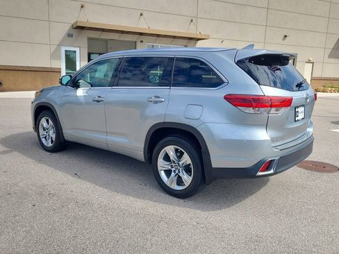 Used 2018 Toyota Highlander Limited image 9