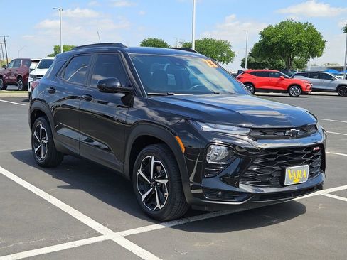 Certified 2023 Chevrolet TrailBlazer RS w/ Sun and Liftgate Package image 7