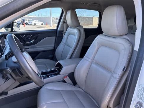 Used 2021 Lincoln Corsair AWD image 17