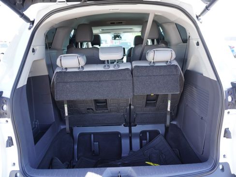 Used 2023 Toyota Sienna XLE image 12