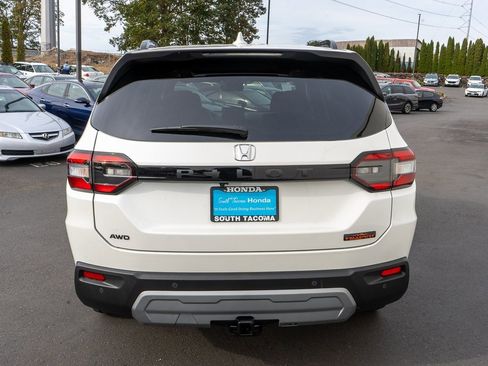New 2025 Honda Pilot TrailSport image 7