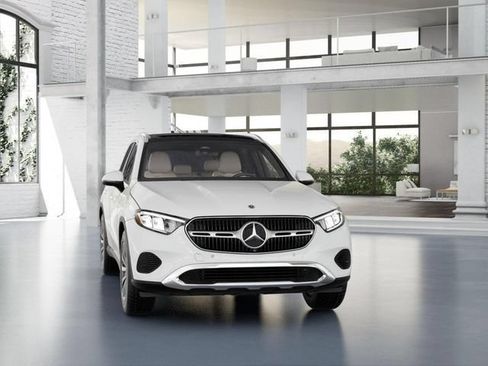 Used 2026 Mercedes-Benz GLC 300 4MATIC image 8