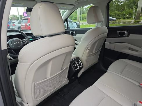 Certified 2025 Kia Sorento S FWD image 10