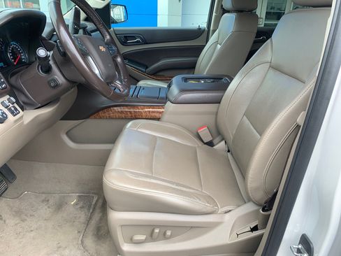Used 2019 Chevrolet Suburban Premier AWD/4WD image 8