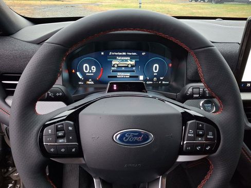 New 2026 Ford Explorer ST-Line w/ ST-Line Street Pack image 16