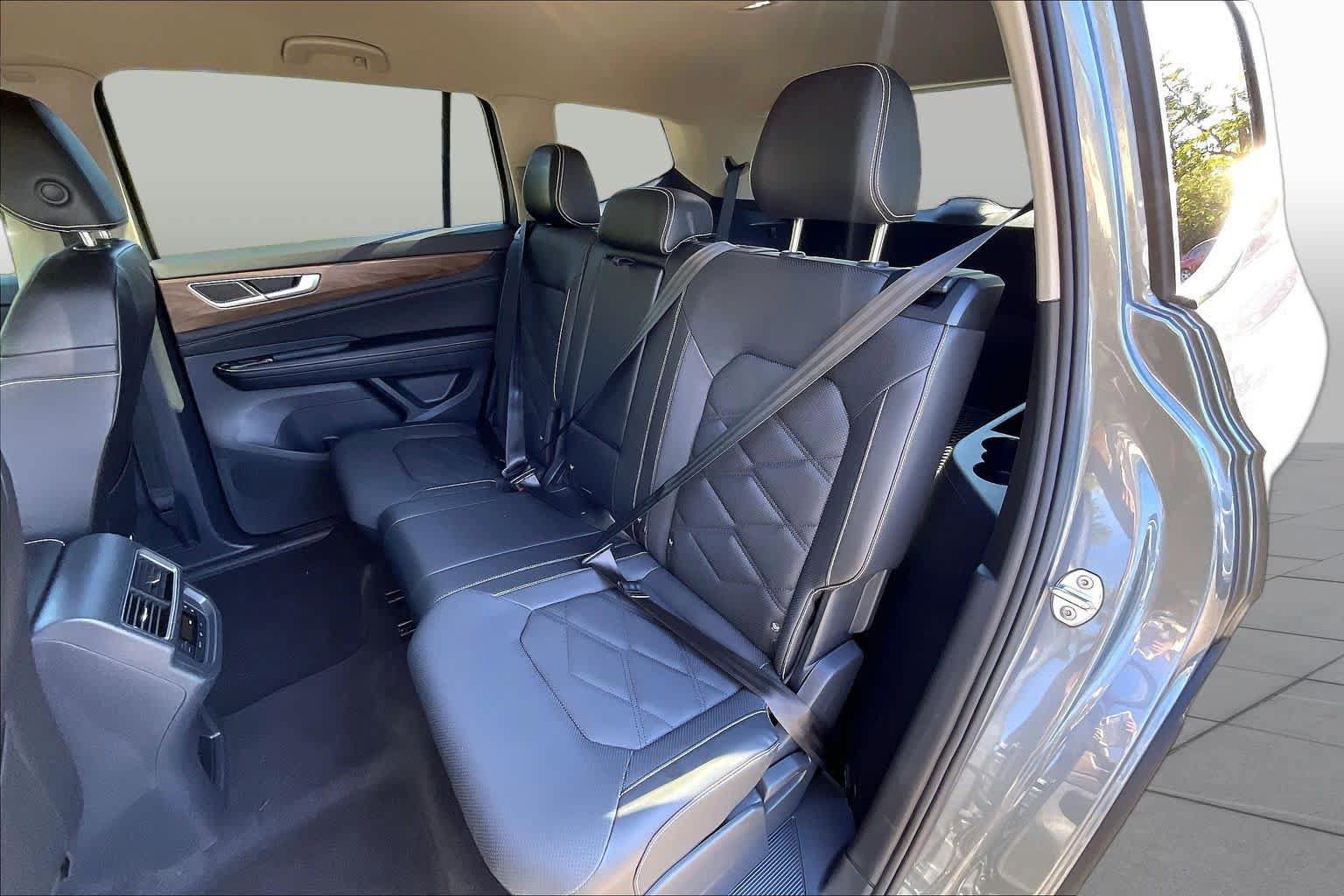 Used 2024 Volkswagen Atlas SE FWD image 20
