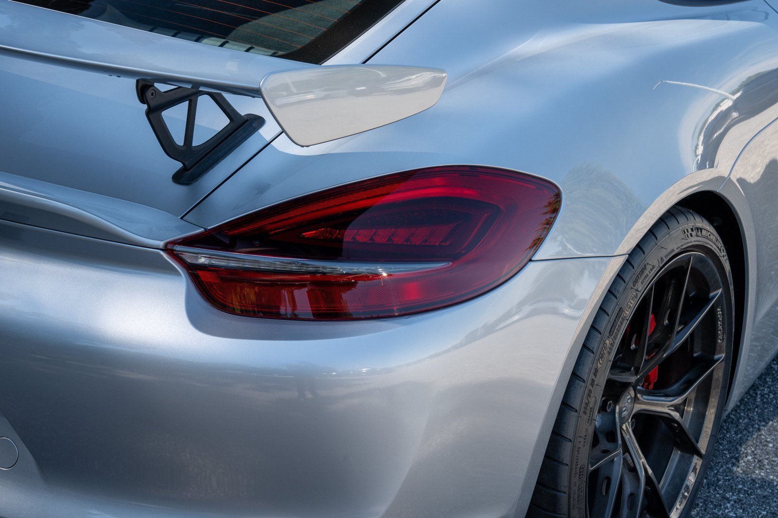 Certified 2016 Porsche Cayman GT4 RWD image 15