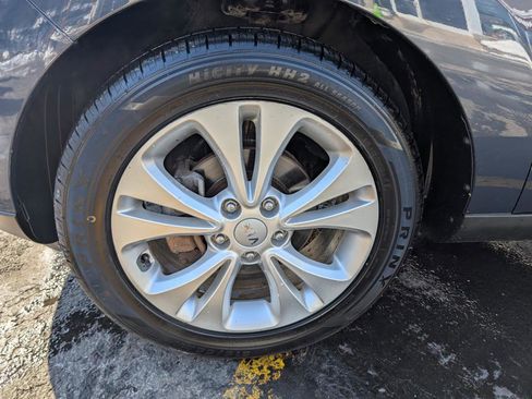 Used 2015 Kia Soul + image 11