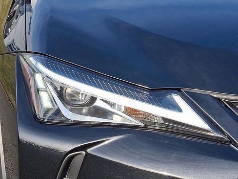 Used 2021 Lexus UX 250h w/ Premium Package image 10
