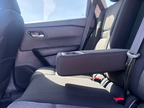Certified 2024 Nissan Rogue SV FWD image 38