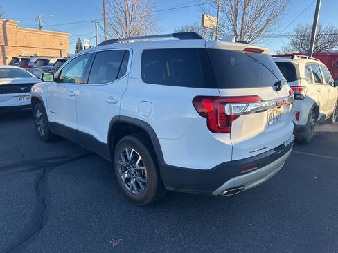 Used 2023 GMC Acadia SLT image 3