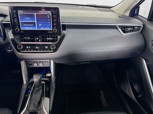 Used 2022 Toyota Corolla Cross XLE image 30