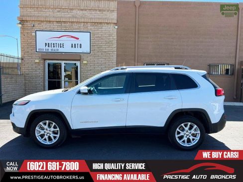 Used 2015 Jeep Cherokee Latitude w/ Comfort/Convenience Group FWD image 2