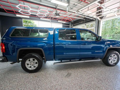 Used 2015 GMC Sierra 1500 SLE w/ SLE Value Package AWD/4WD image 4